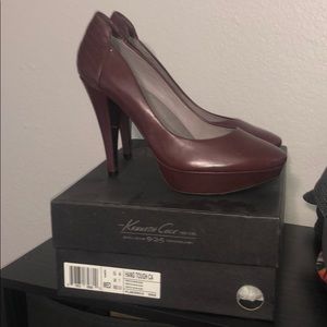 Kenneth Cole Hang tough heels